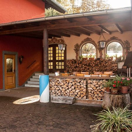Landgasthof Zur Quelle Seeshaupt Exterior foto