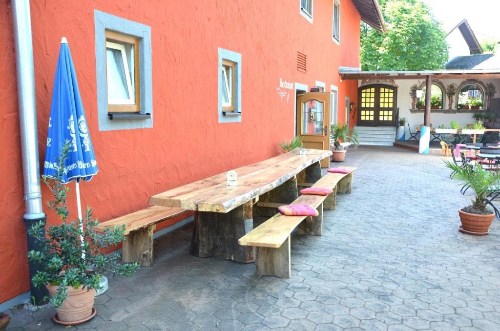 Landgasthof Zur Quelle Seeshaupt Exterior foto